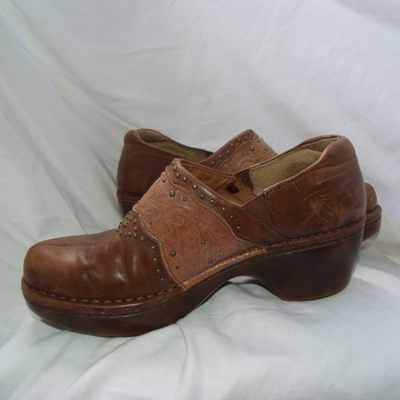 Ariat Women's Brown Leather Embellished Slip-On Clogs - Picture 5 of 11